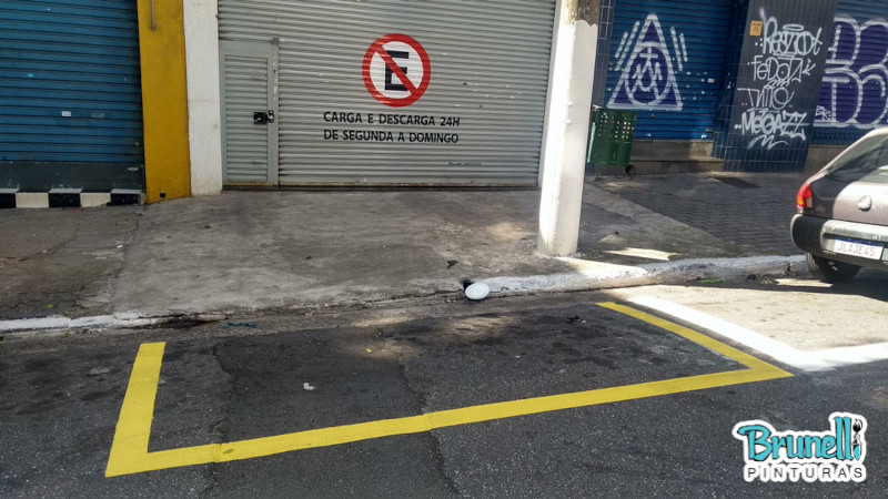 pintura de demarcao em vagas de rua