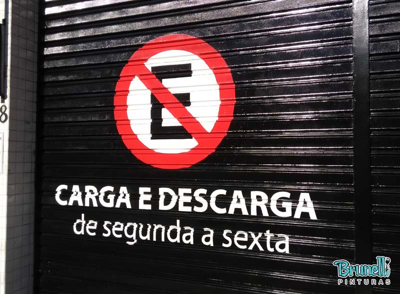 pintura de letreiro em porta de aço proibido estacionar