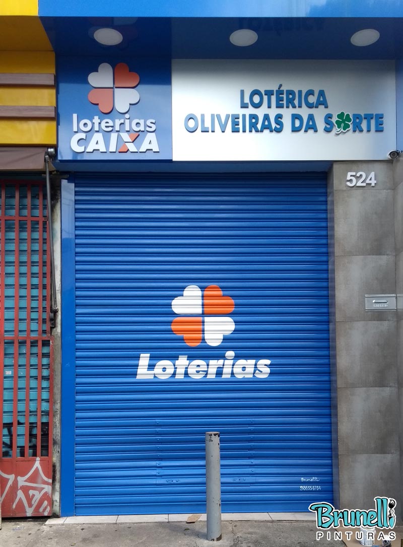 Pintura de logotipo em portas de ao lotrica