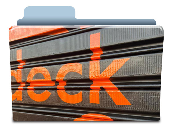 Pintura de logotipo em portas de a�o Mondeck