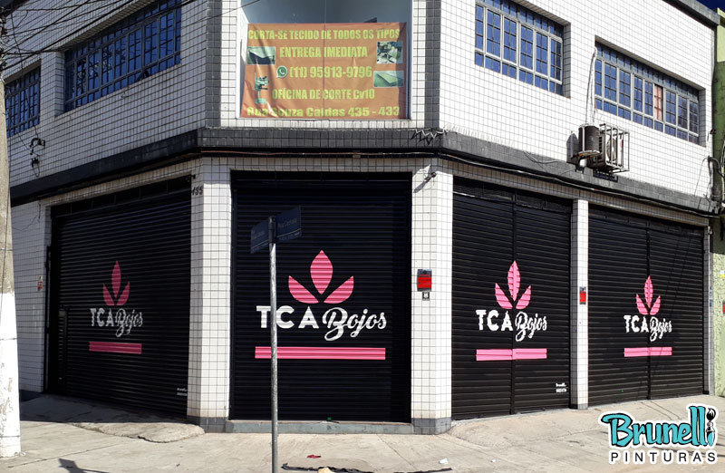 Pinturas de Logotipos em Portas de Aço